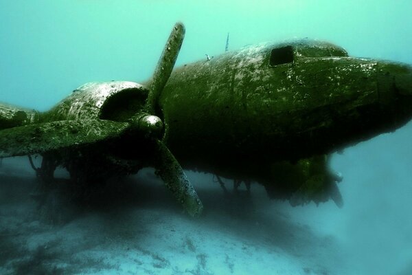 Plane crash wreckage underwater