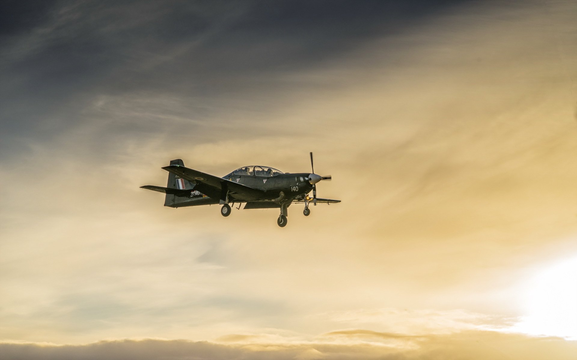 раф шорты tucano t1 самолёт небо авиация