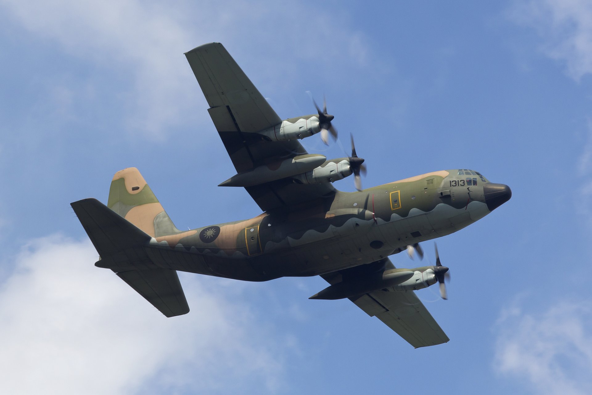 lockheed c-130h hércules transporte militar avión cielo