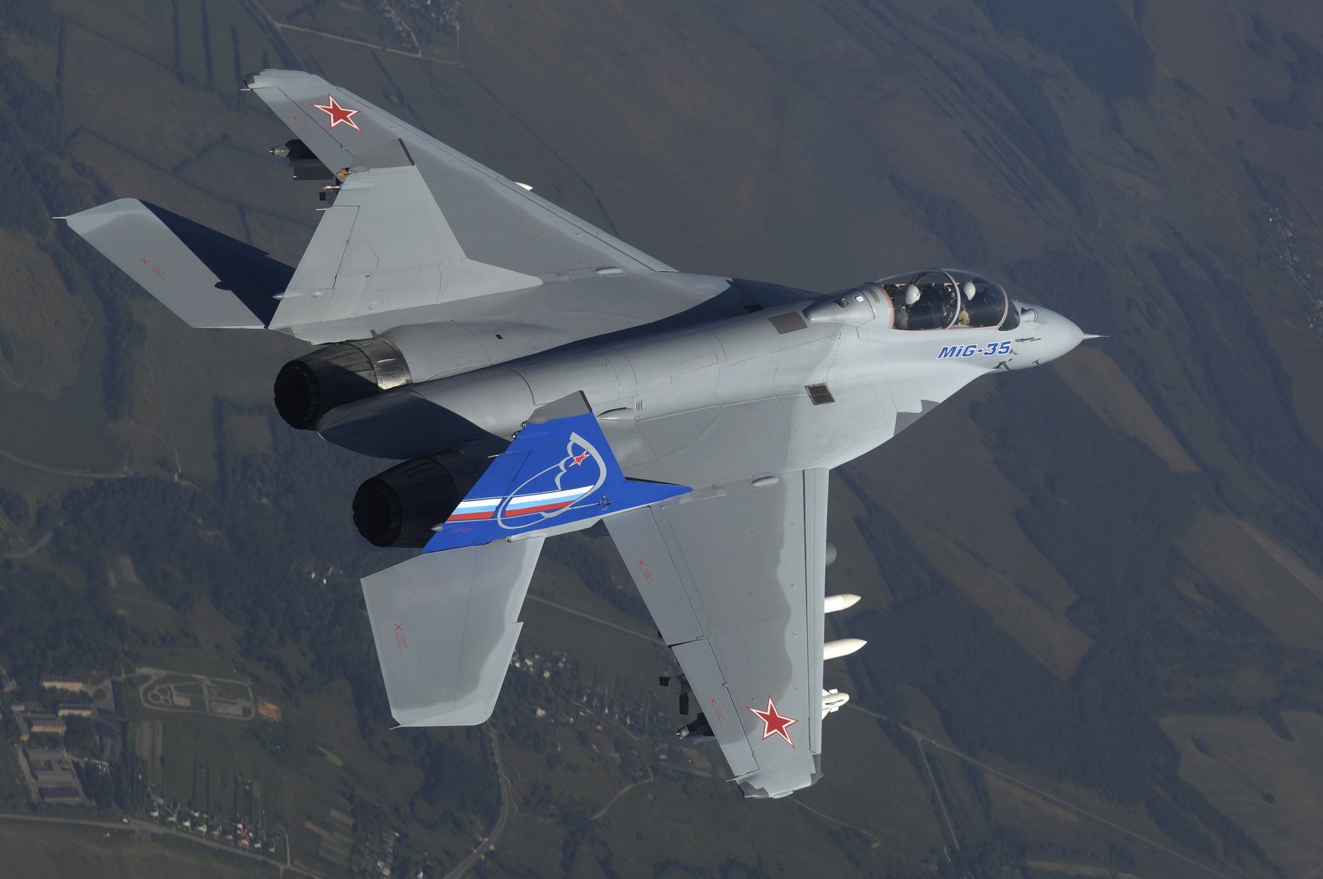 mig-35 fuerza aérea rusa fulcrum-f mikoyan okb en el aire