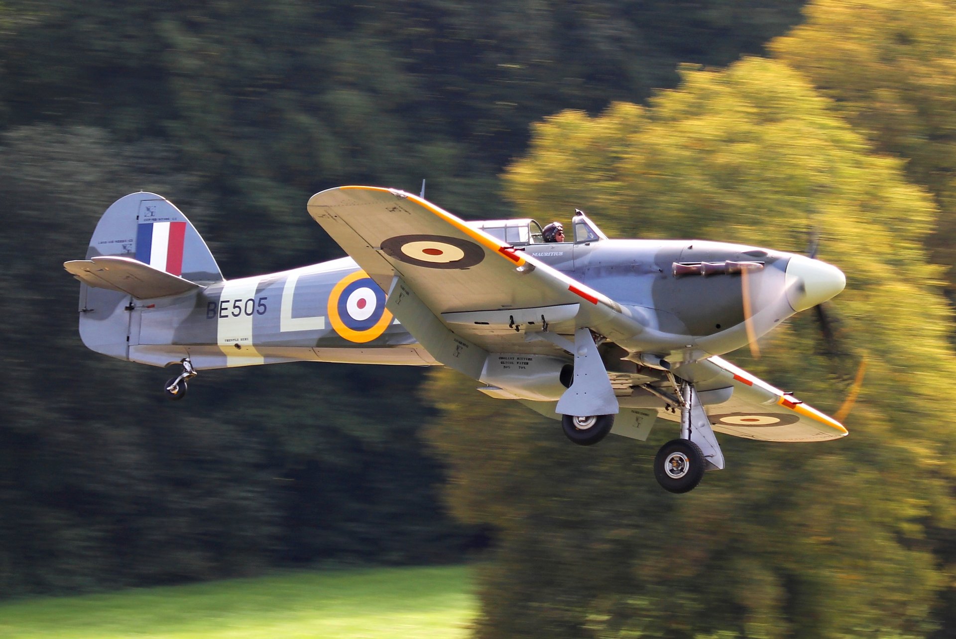 hawker ouragan mk iib ouragan britannique unique combattant ww2