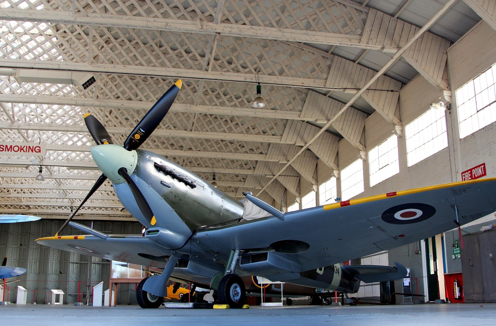 museum flugzeug spitfire lf.ixb britischer einzelkämpfer