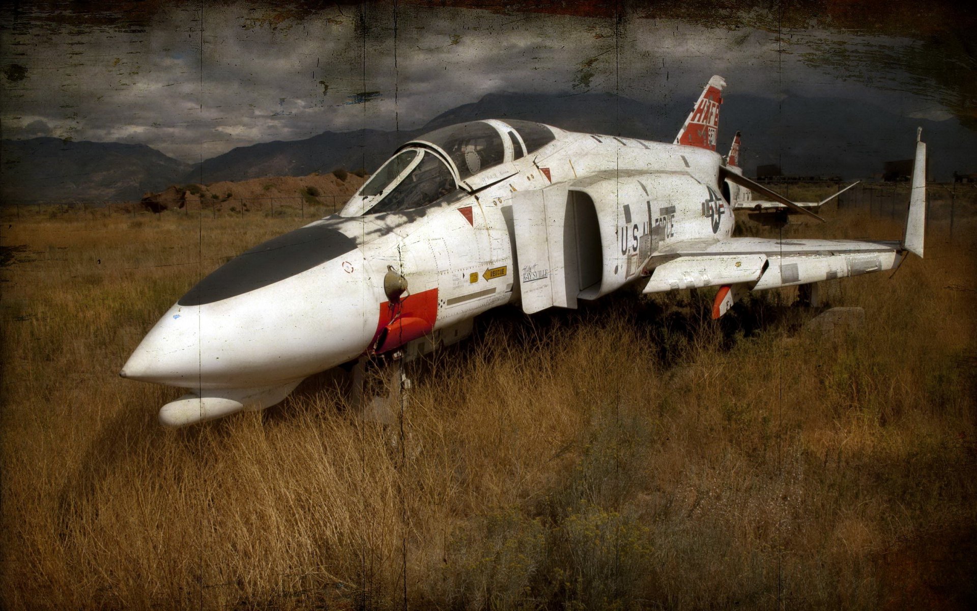 f4 avion arme à feu style