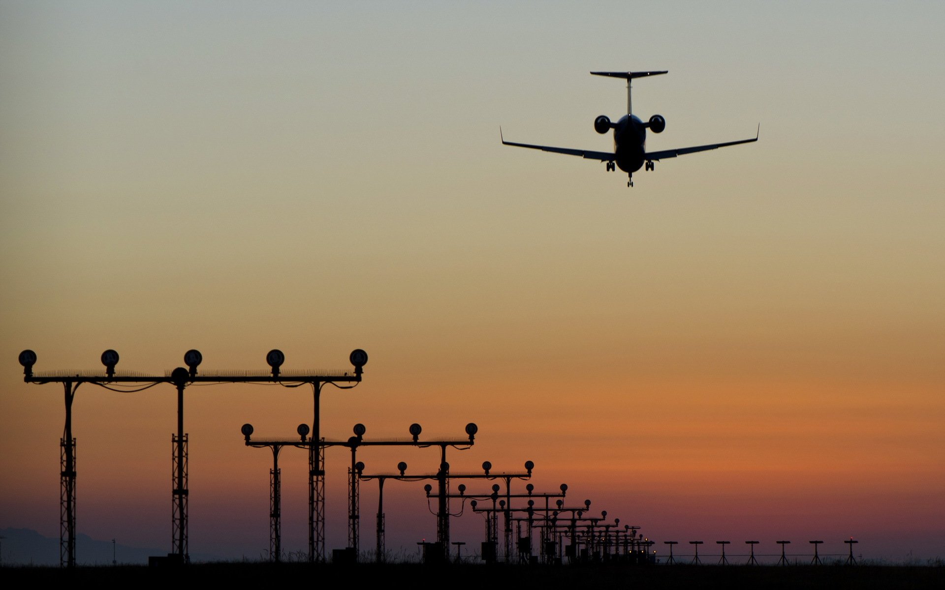 aereo aviazione tramonto