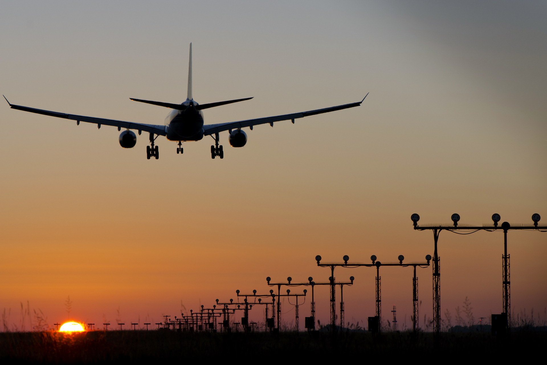 sonnenuntergang flugzeug luftfahrt