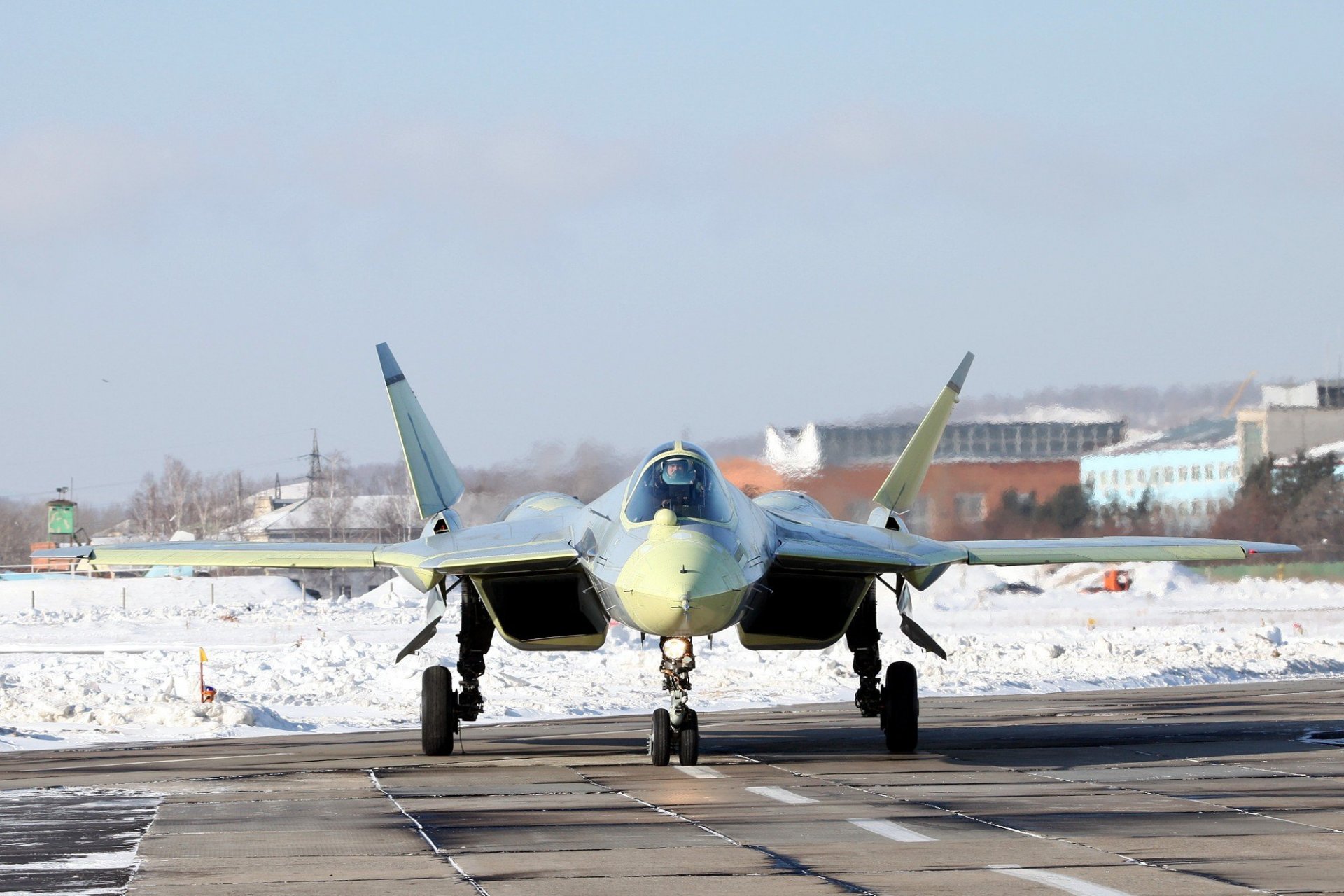 pak fa t-50 aviación multiusos caza fuerza aérea rusia en tierra invierno seco