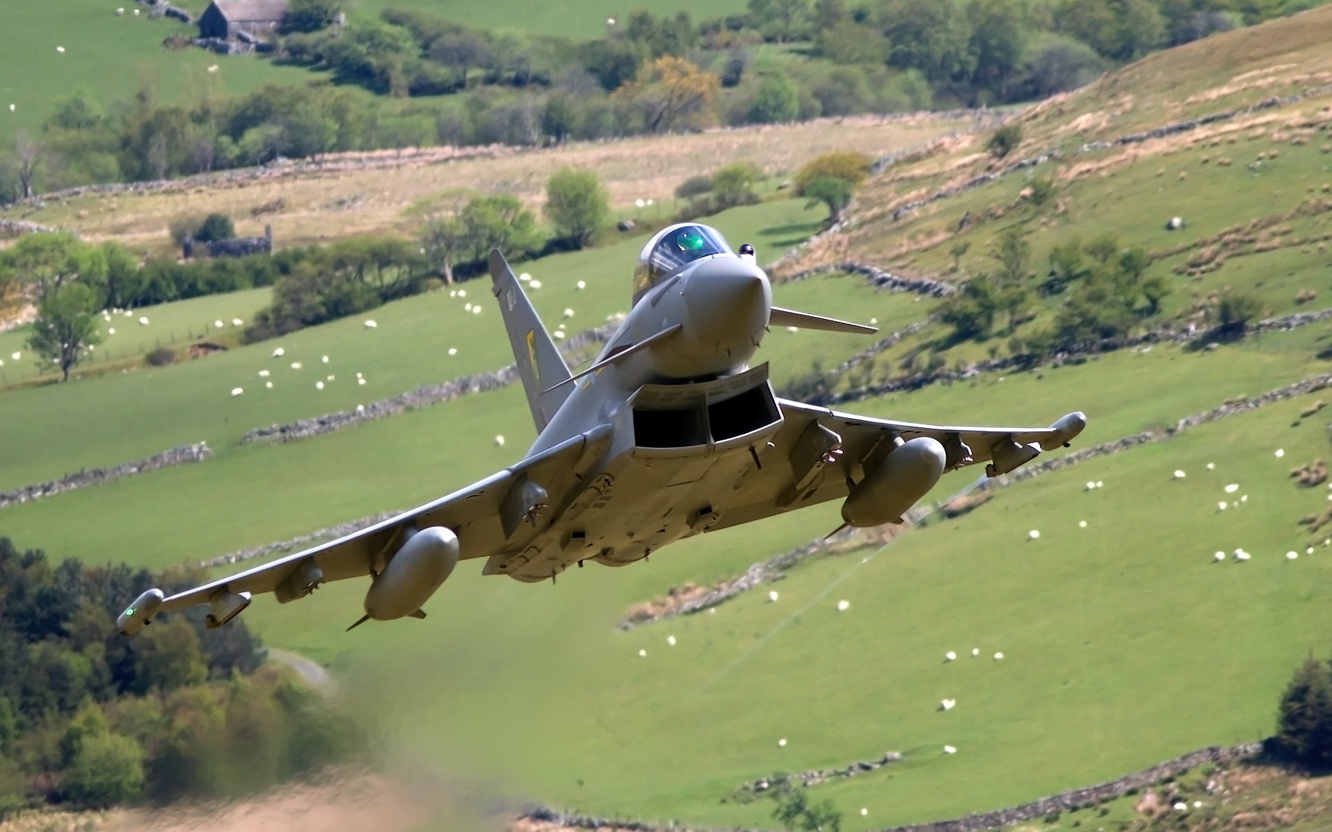 flugzeug luftfahrt waffen