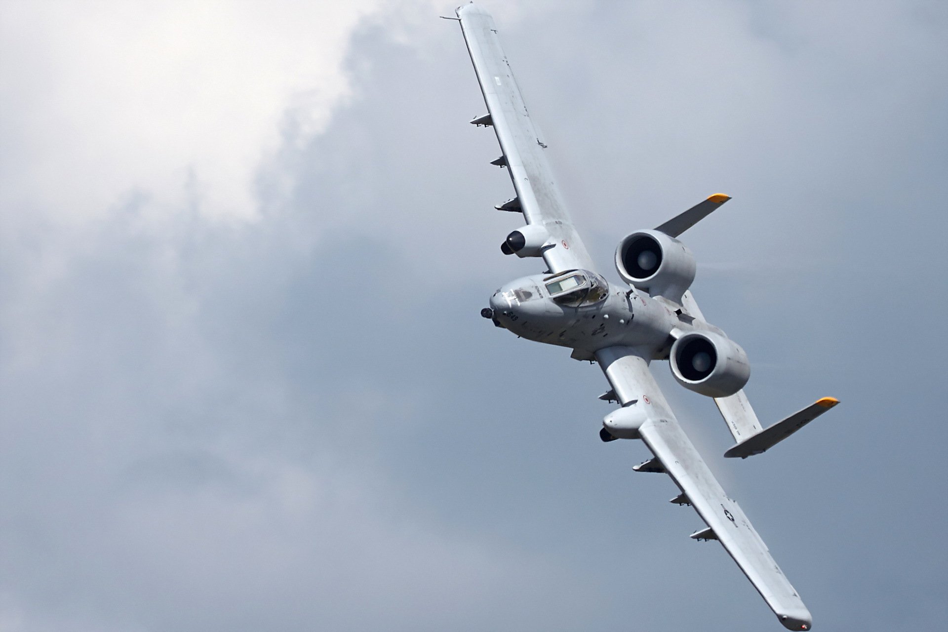 a10 thunderbolt samolot broń