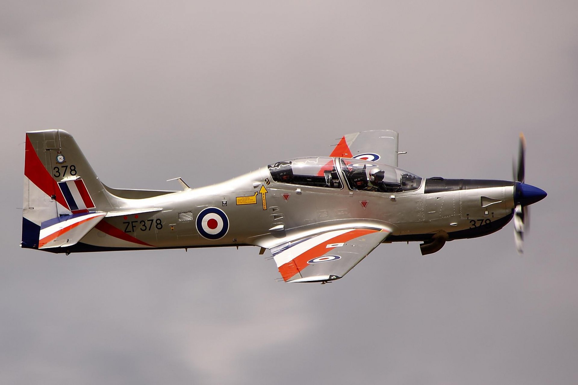 hort tucano t1 training airplane pilot