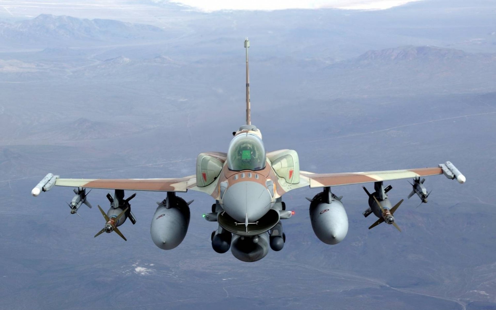 f16 fighting falcon jet aria-aria missili bombe