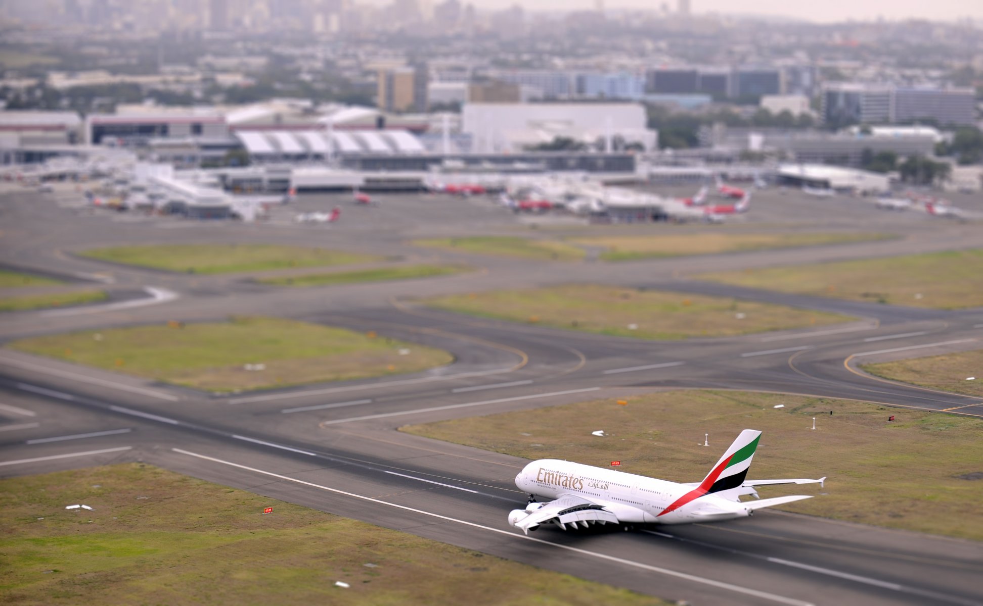 airbus a380 samolot pas lotnisko start widok z góry dzień lotnictwo