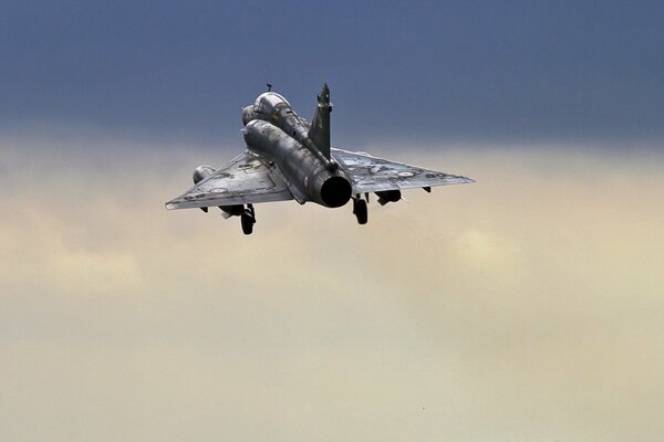 Avión Mirage 2000N armas masivas