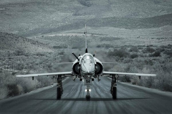 El avión acaba de aterrizar en la pista de aterrizaje