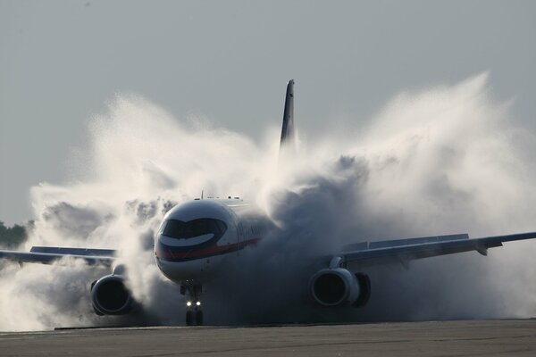 Landing of a Russian plane on the ground