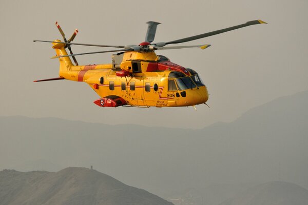 Such- und Rettungsflug des gelben Flugzeugs CH-149