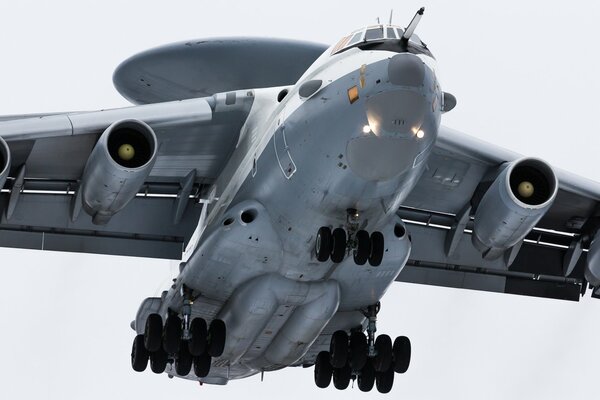 Avion de détection radar à longue portée