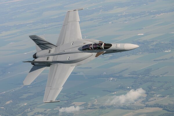 Aereo da caccia stealth F-18 avanzato