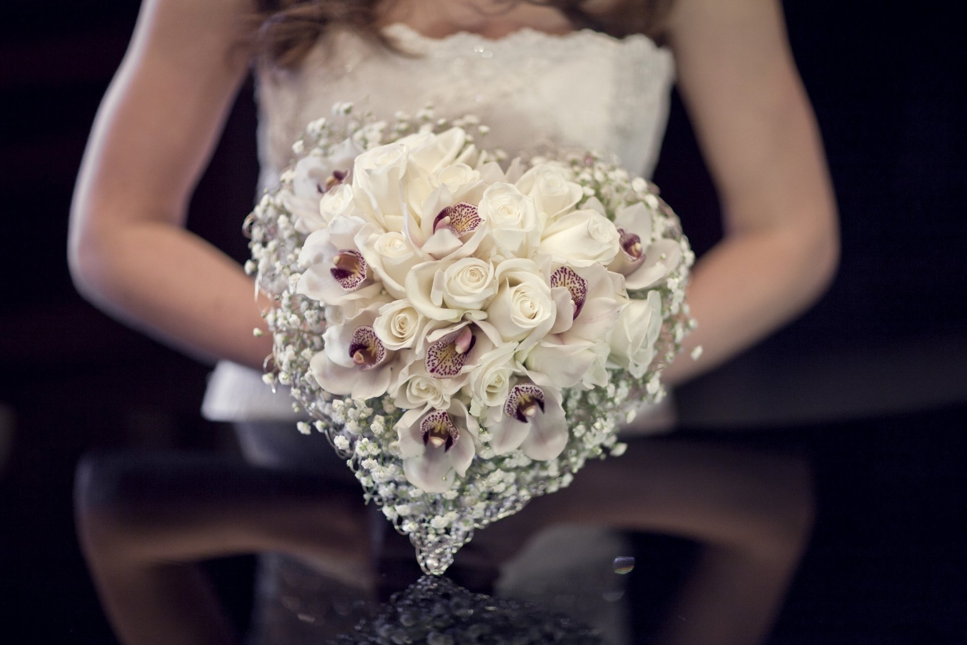 bride bouquet roses wedding composition