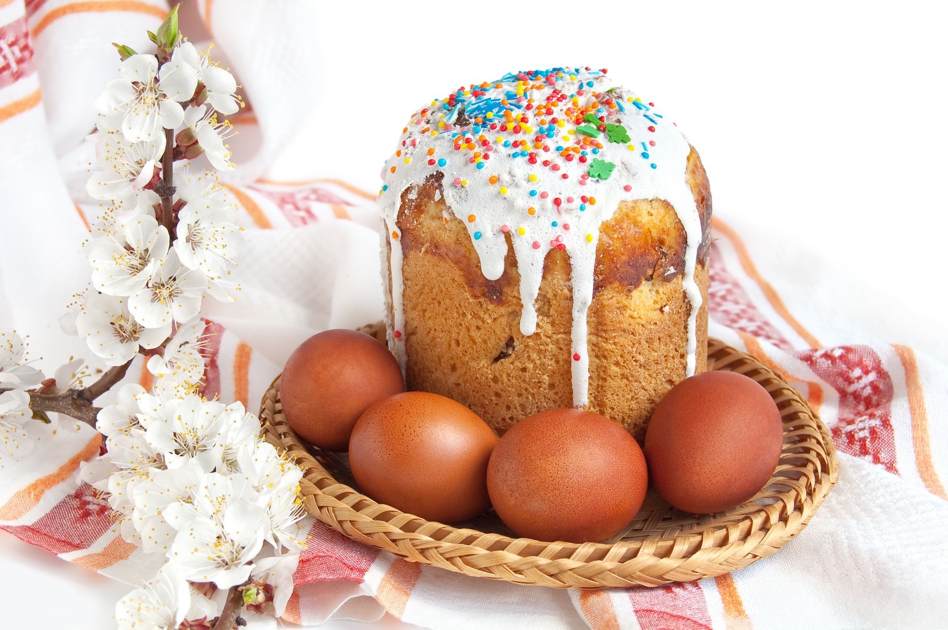 torta di compleanno uova festa pasqua ramo fiori