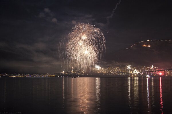 Salut sur la rivière pour le Nouvel An 2013