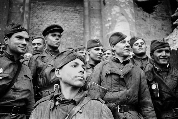 The joyful face of Soviet soldiers in May 1945