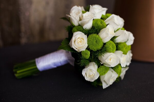 Bouquet da sposa rosa e verde