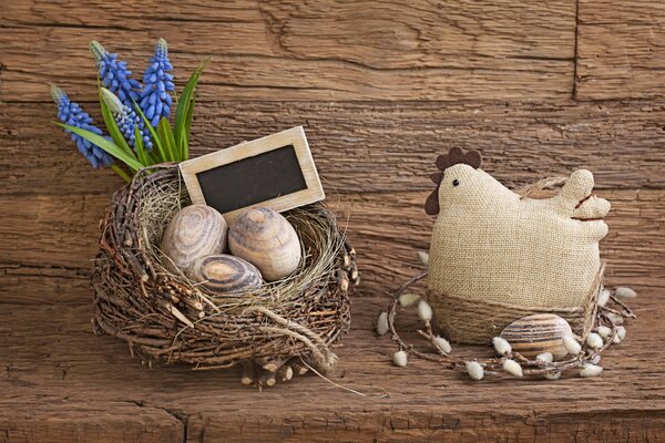 Padelka per Pasqua pollo e testicoli di ciottoli