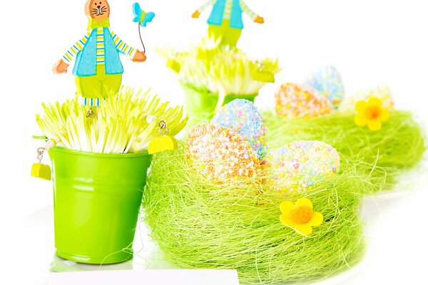 Easter decoration made of eggs and flowers