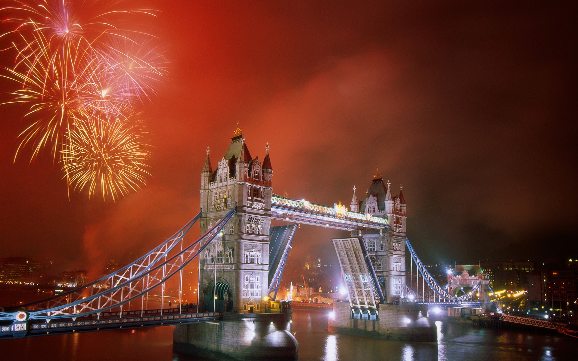 fuochi d artificio ponte fiume città londra