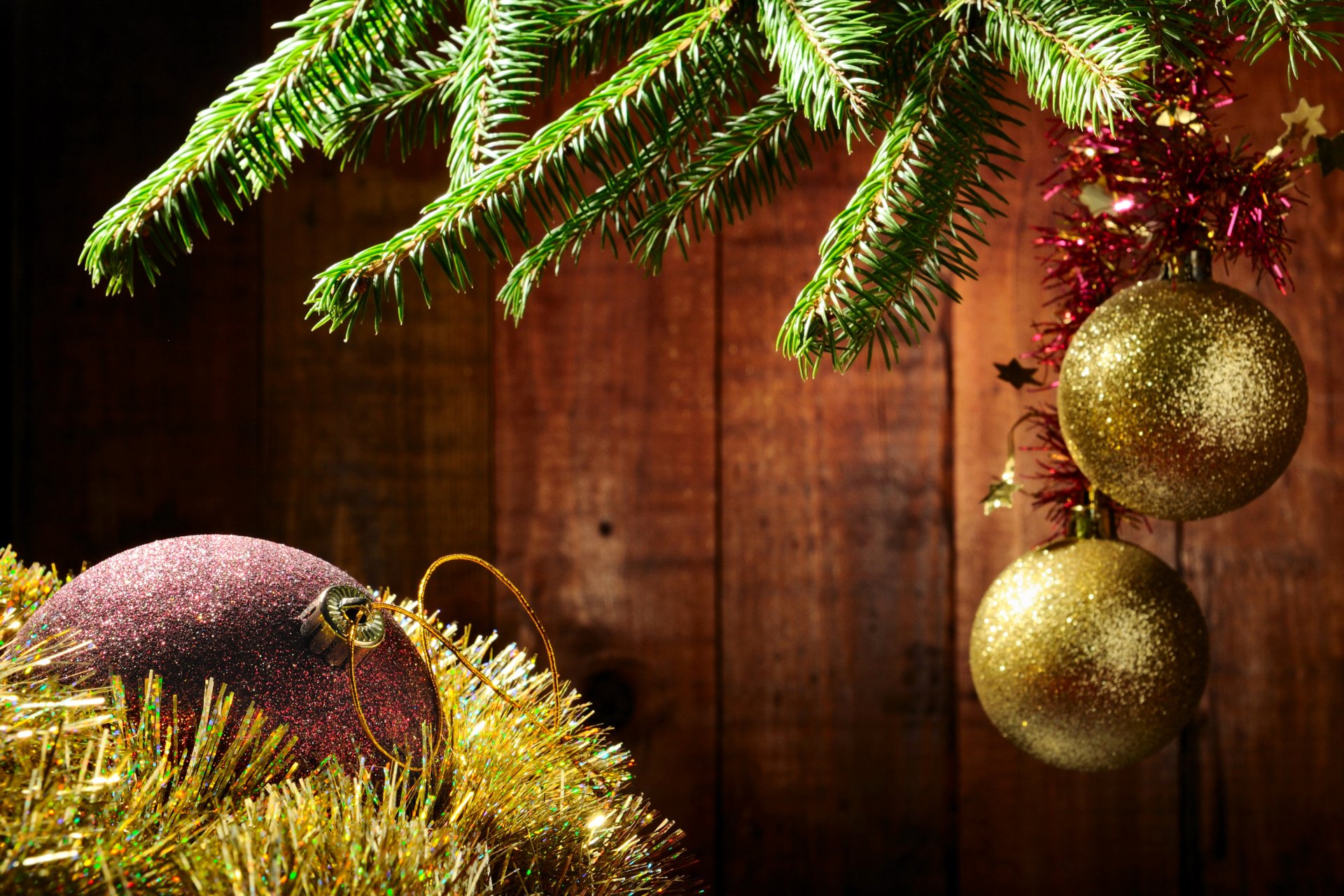 año nuevo vacaciones árbol de navidad ramas juguetes bolas brillo