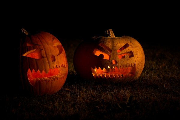 Kunst Halloween Kürbisse mit Kerzen im Inneren