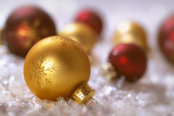 Juguete de Navidad de oro de cerca