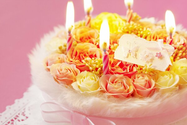 Gâteau aux bougies pour un dîner romantique