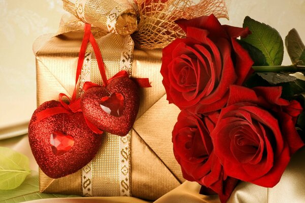 Romántico día de San Valentín con regalo y rosas