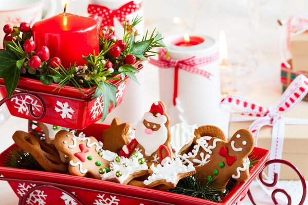 Christmas plate with ginger cookies