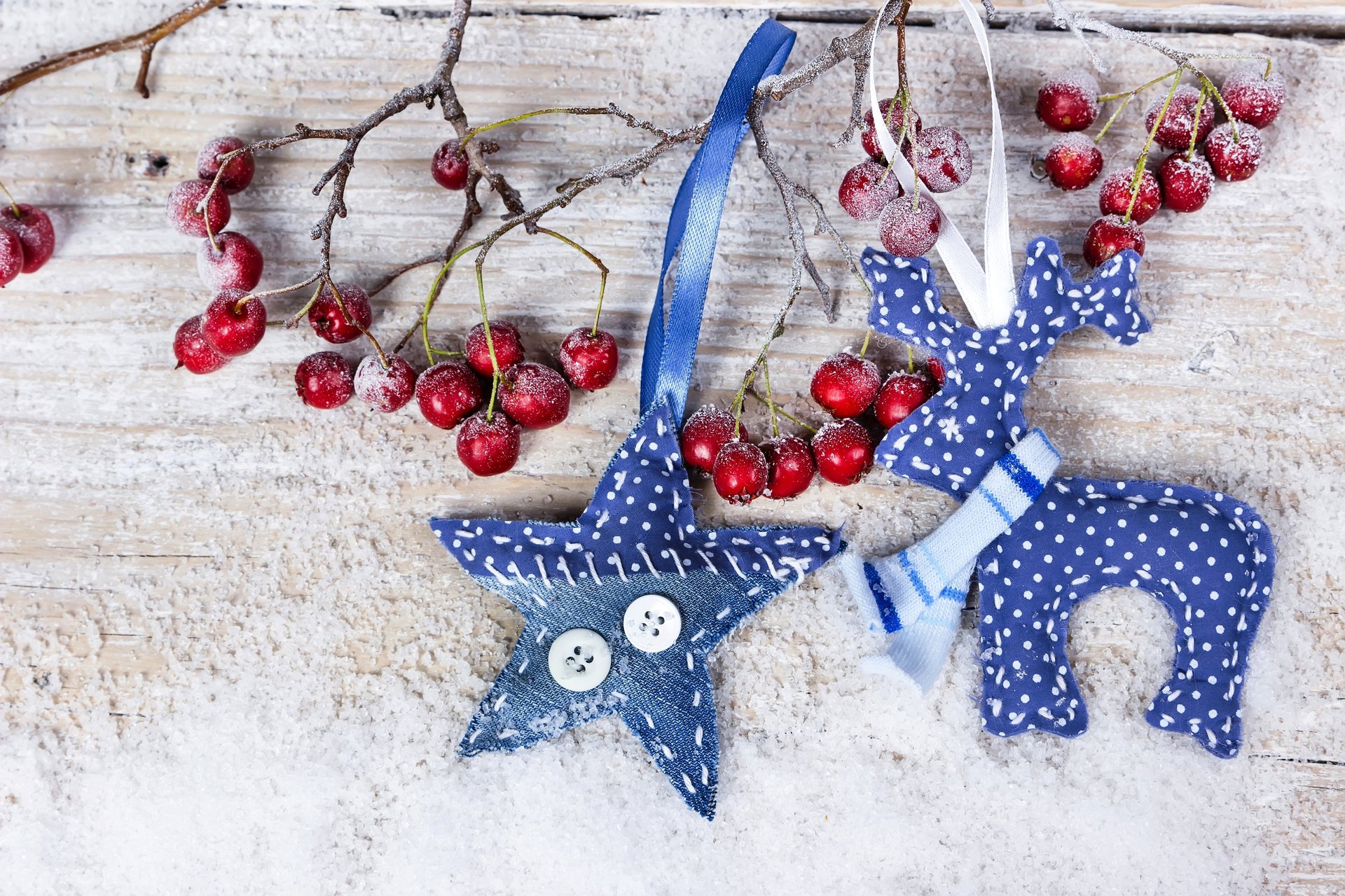 fröhlich weihnachten dekoration baum beeren schnee neujahr