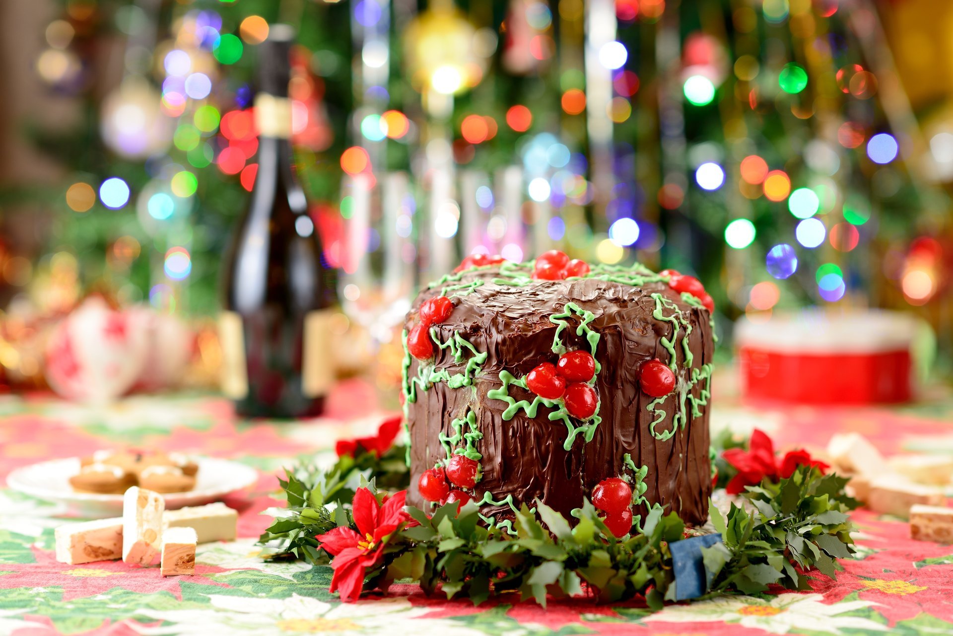 kuchen kuchen backen schokolade essen feiertage winter tisch bokeh lichter neujahr weihnachten