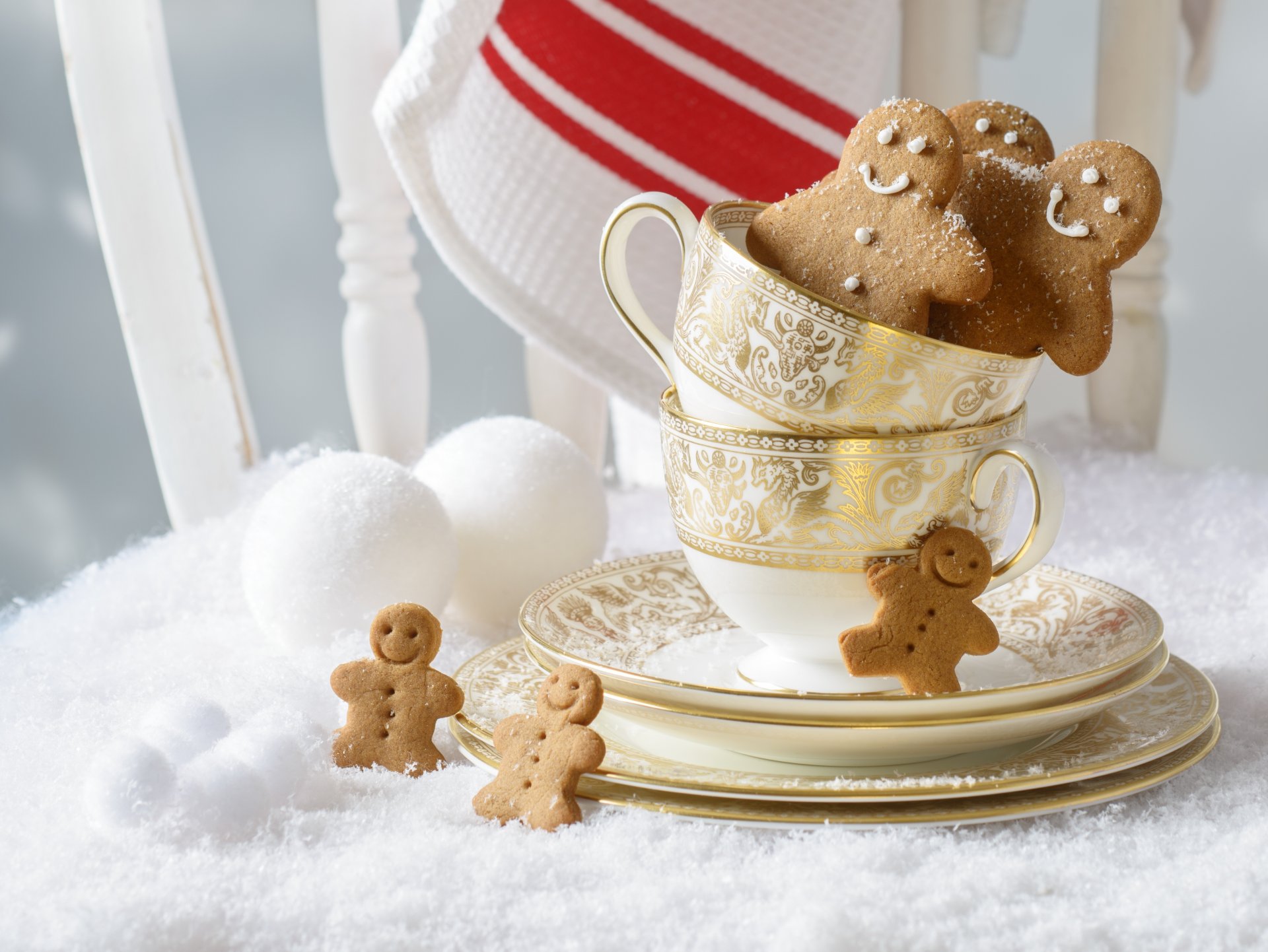 mugs dish gingerbread snowball