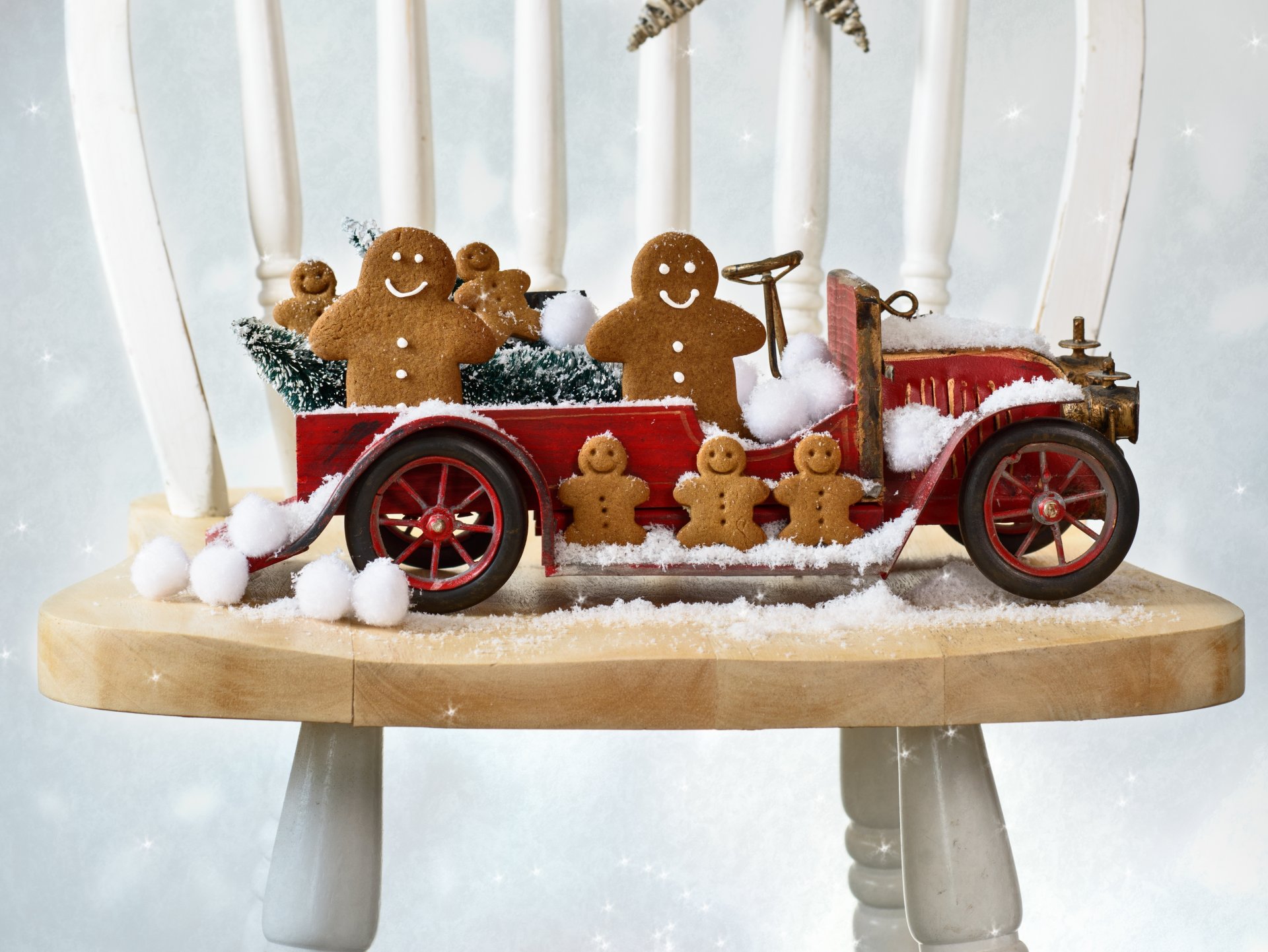 machine car gingerbread snowballs chair