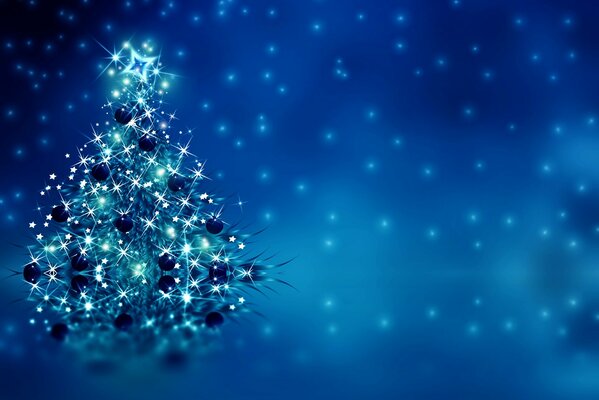 Яркая синяя новогодняя елка на голубом фоне