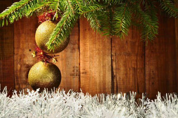 Weihnachtsbaum und Spielzeug, golden schön