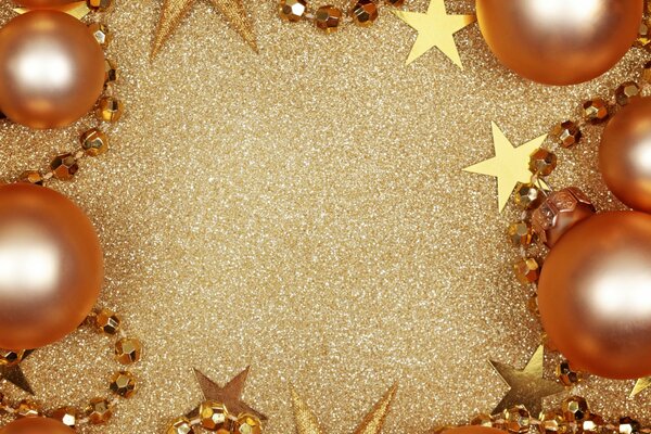 Bolas y estrellas doradas de Navidad
