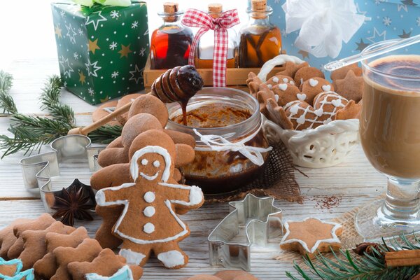 Lots of gingerbread. Delicious sweets