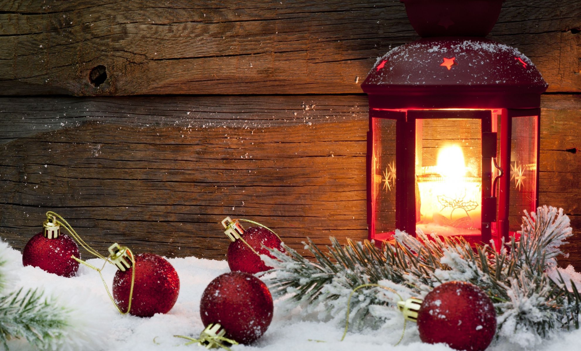 vacanze capodanno lanterna fuoco candela decorazioni natalizie giocattoli palle rosso inverno neve sfondo carta da parati widescreen schermo intero widescreen