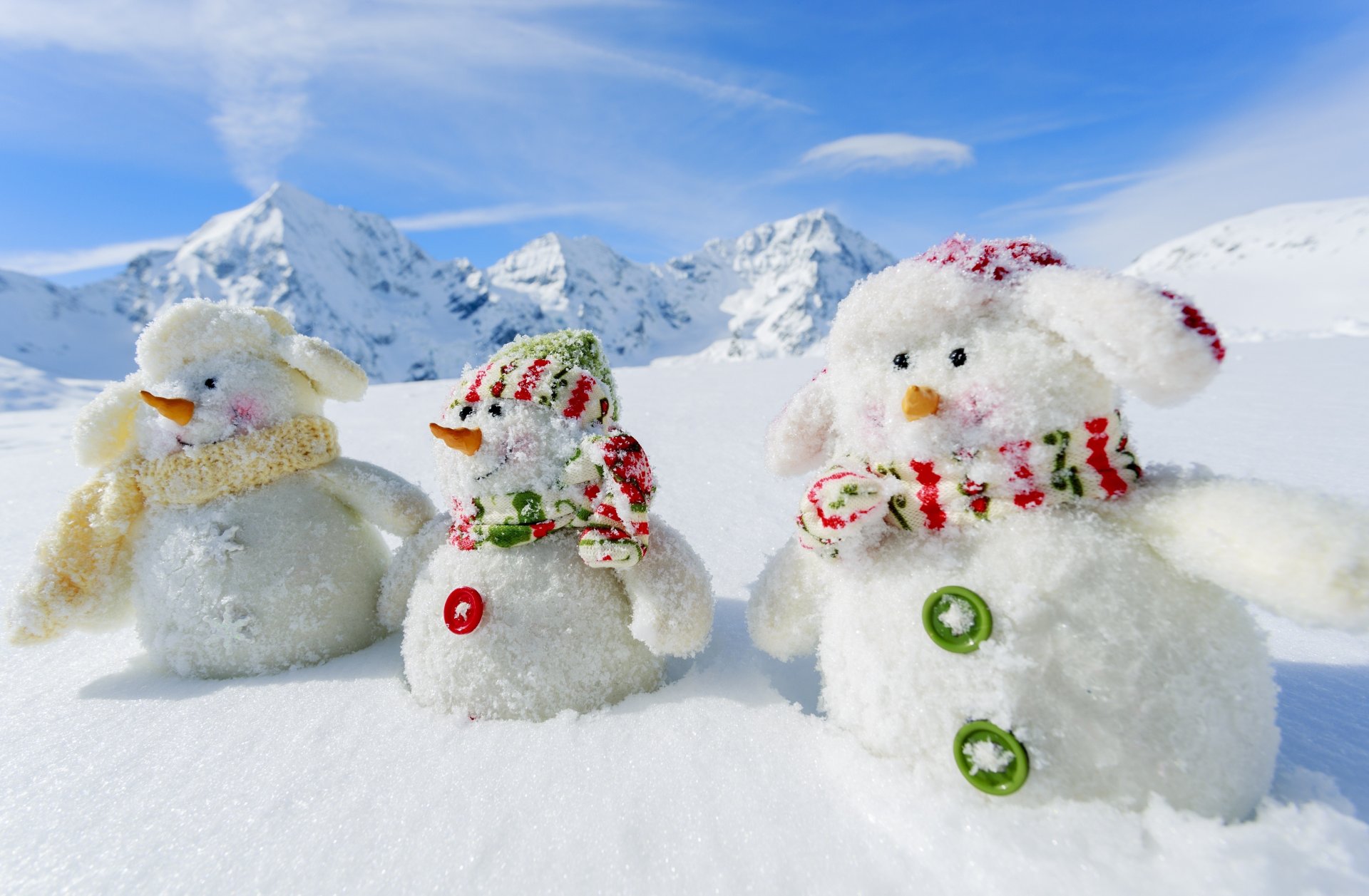 natura pupazzi di neve montagne inverno neve pupazzi di neve bianchi capodanno 2015