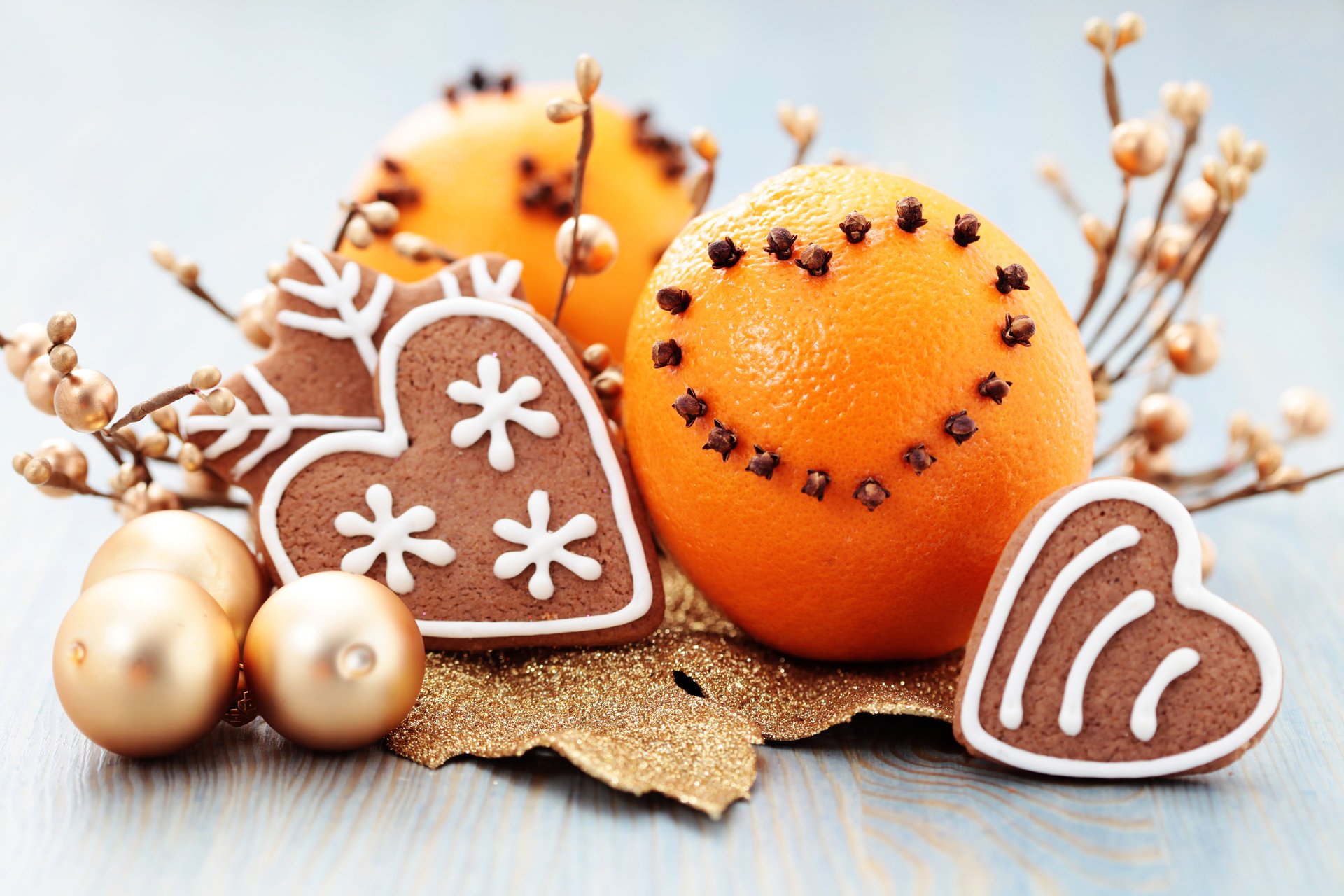 bolas bolas oro naranjas claveles galletas glaseado pasteles comida vacaciones año nuevo navidad