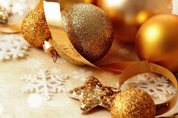 Oro y brillo brillo decoraciones de Navidad