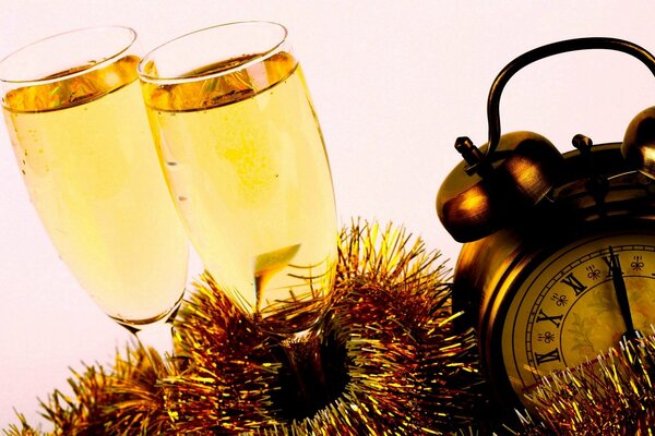 Verres à champagne et nouvel an