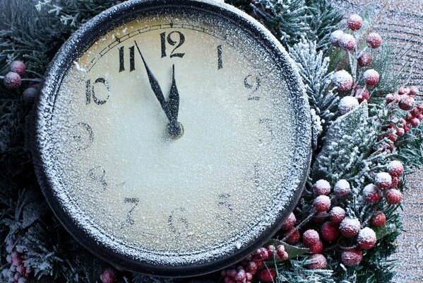 Exciting five minutes on a snow-covered clock