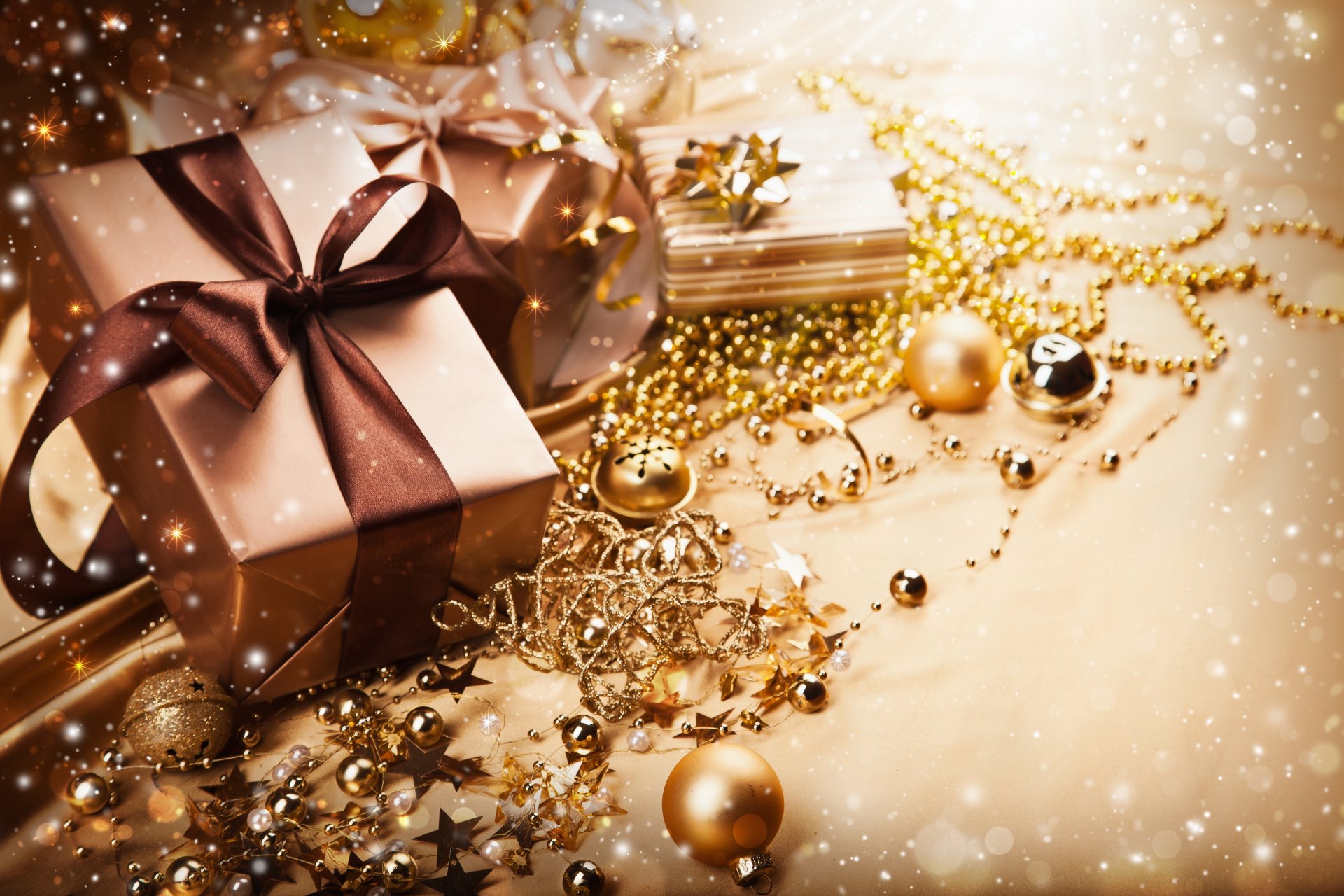 geschenke bänder bögen box gold braun gold perlen perlen dekorationen feiertage neujahr weihnachten